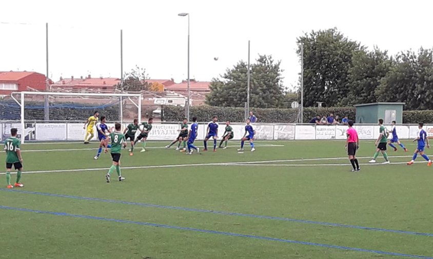 Imatge del partit disputat entre el Reus B Cambrils i l'Ascó, aquest passat dissabte a la tarda