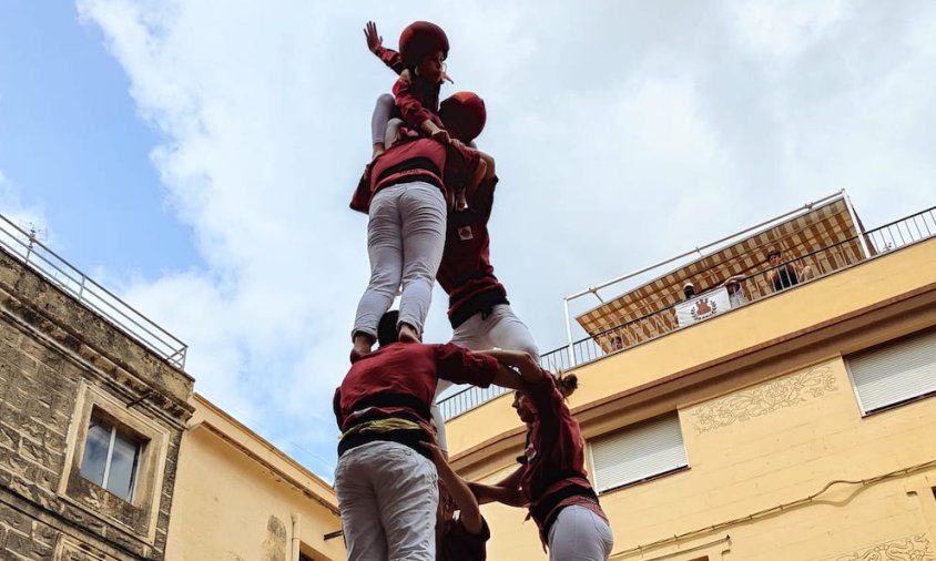 Els 3 de 6 amb agulla dels Xiquets de Cambrils