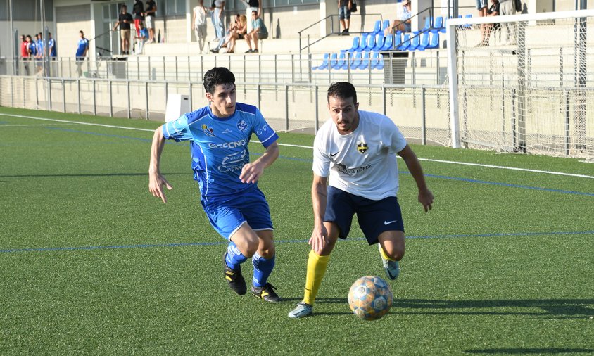 Imatge recent del Cambrils Unió B en un partit a l'estadi municipal