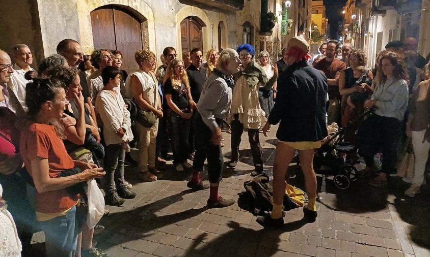 L'inici de l'espectacle va ser al carrer de les Creus, a les portes de la torre del Llimó