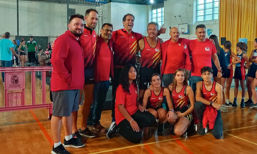 El Club Rem Cambrils va participar en el campionat amb un total d’onze remers