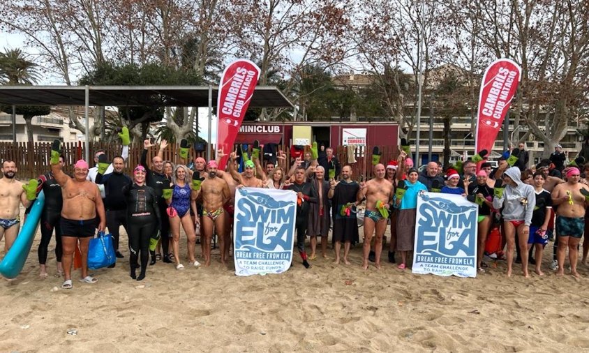 Participants en la Sant Silvestre aquàtica organitzada pel Cambrils Club Natació