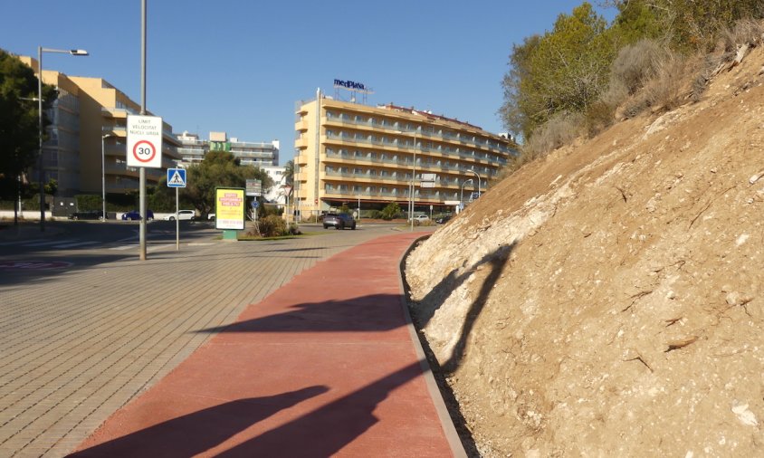 El carril bici s'està construint a l'avinguda de Pompeu Fabra de Salou