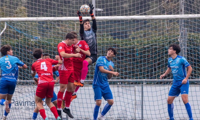 Imatge del partit entre el Juvenil A i el Sant Feliuenc