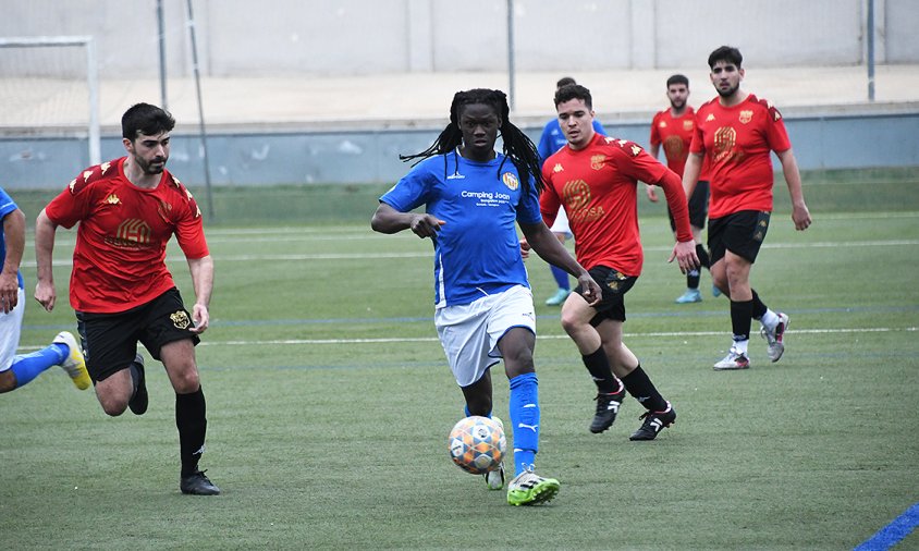 El FC Cambrils va perdre davant l'Hospitalet de l'Infant B en el partit disputat el passat dissabte a la tarda