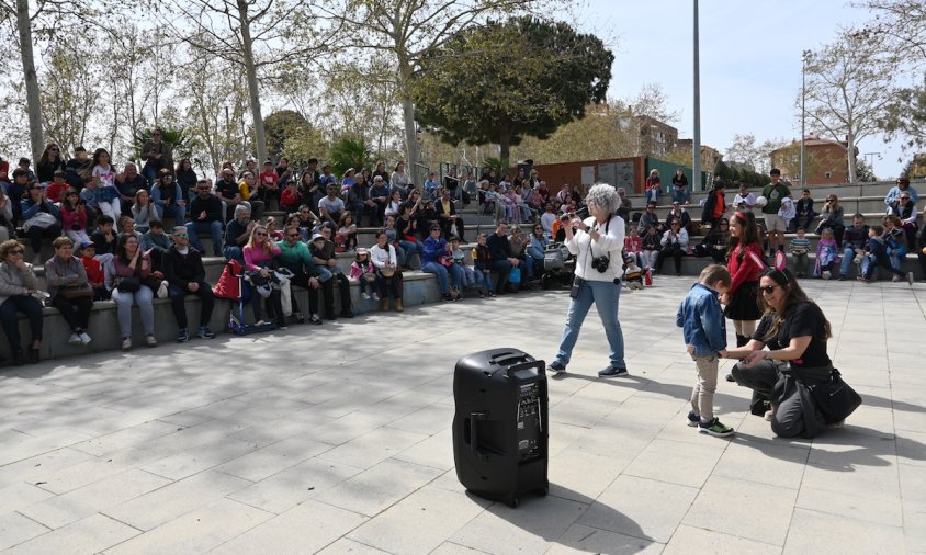 Un moment del sorteig de regals, ahir al matí, al parc del Pinaret