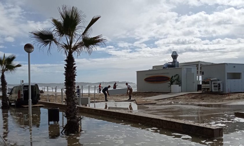 Aspecte de la platja de Vilafortuny dijous al matí