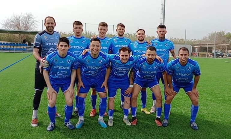 Equip titular del Cambrils Unió B en el partit davant el Salou UD