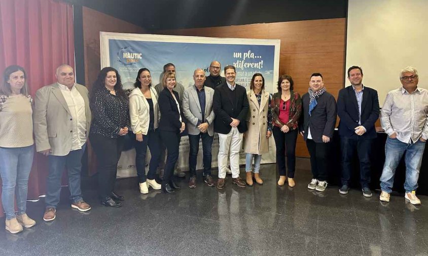 Foto de grup de la junta del Nàutic Parc-Estació Nàutica