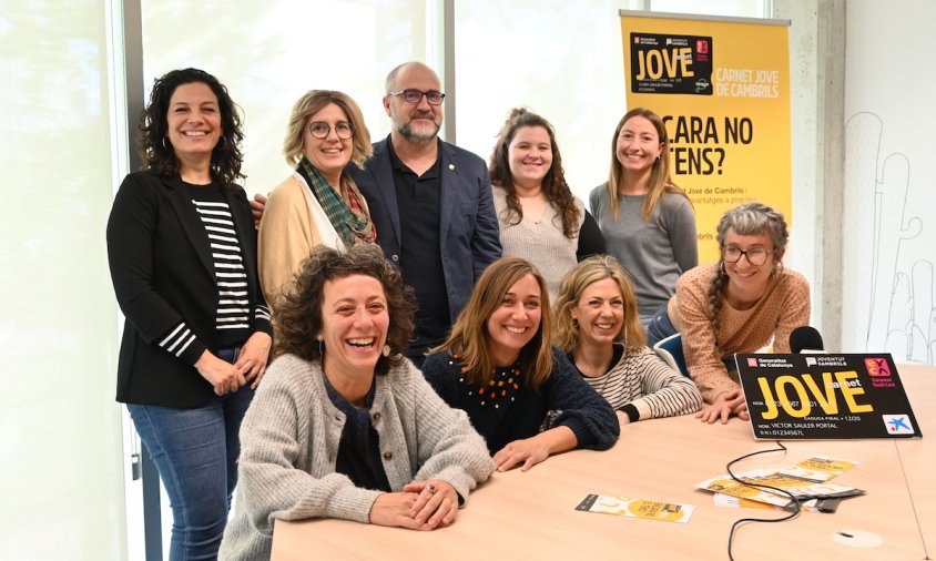 Imatge de la presentació de la nova campanya del Carnet Jove de Cambrils, ahir a l'Ateneu Juvenil