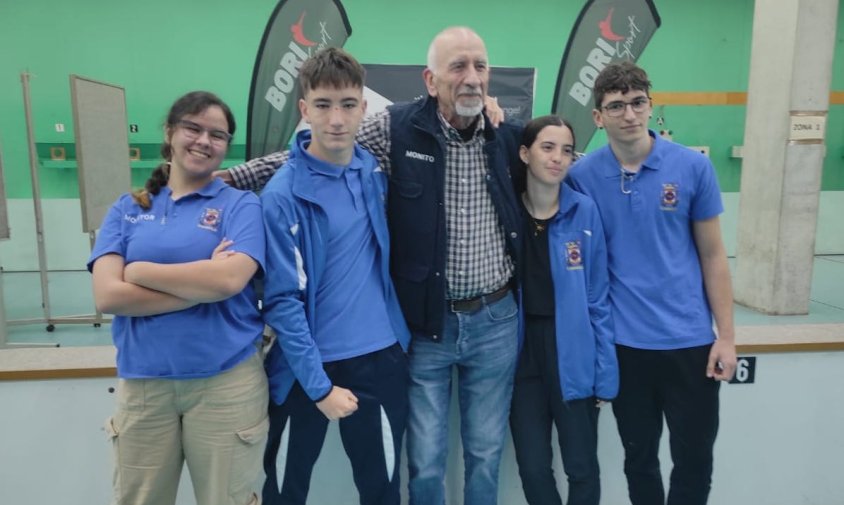 Equip de l'escola del Club de Tir Olímpic Cambrils