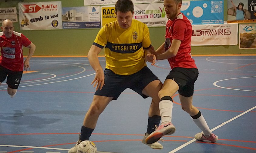 Un moment del partit entre el Laguna i el Futsalpax Tarragona disputat el passat dissabte a la tarda