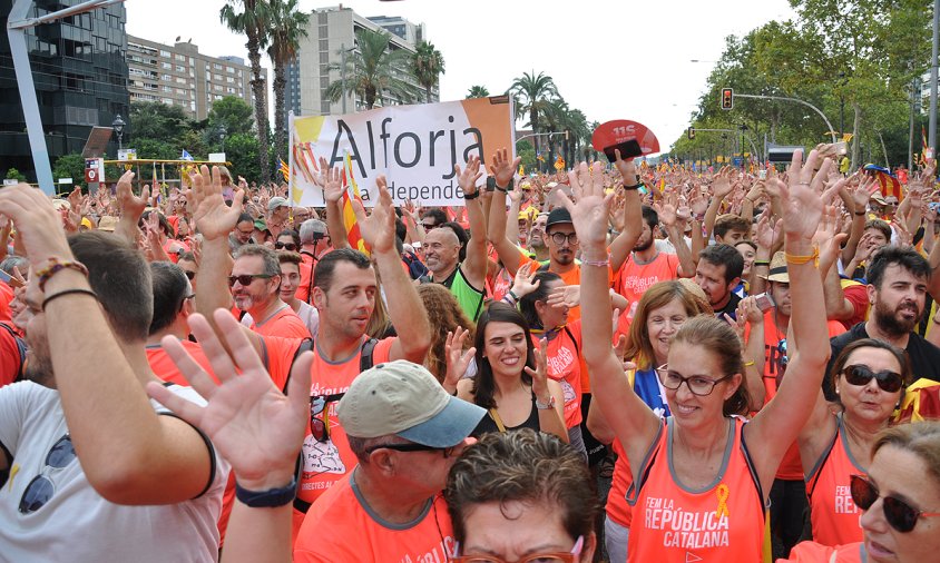 Moments de silenci abans de l'onada de soroll, ahir, a la manifestació de la Diada a barcelona