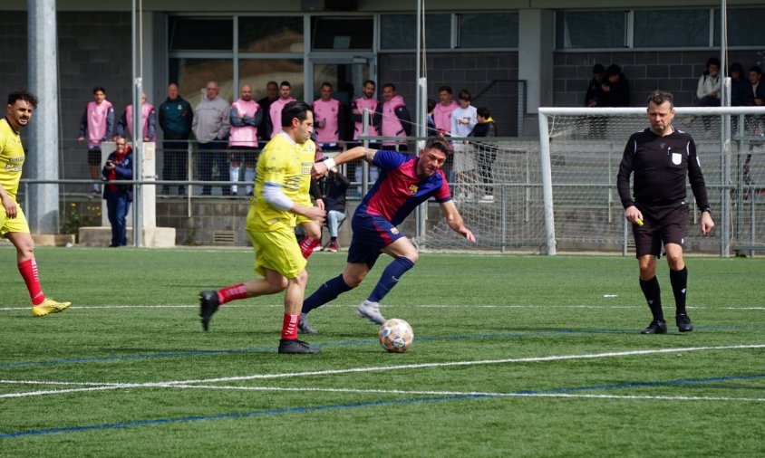 El partit entre els veterans del Cambrils Unió i els veterans del Barça va obrir el triangular