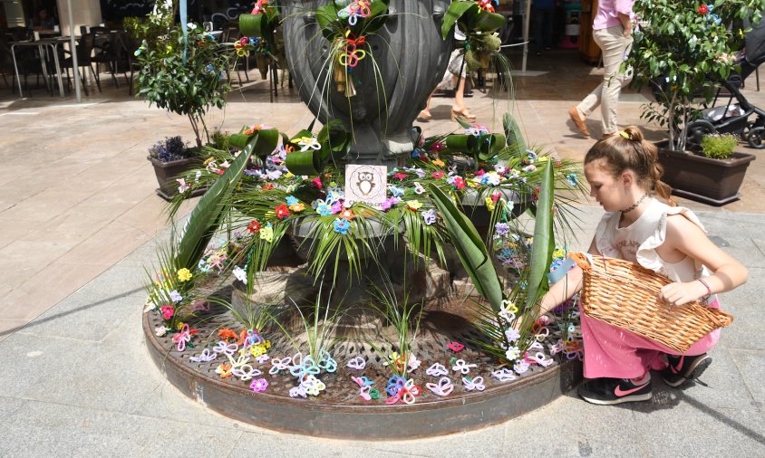 Una de les activitats més destacades de la Festa de la Primavera va ser la decoració de fons, com la de la plaça de la Vila
