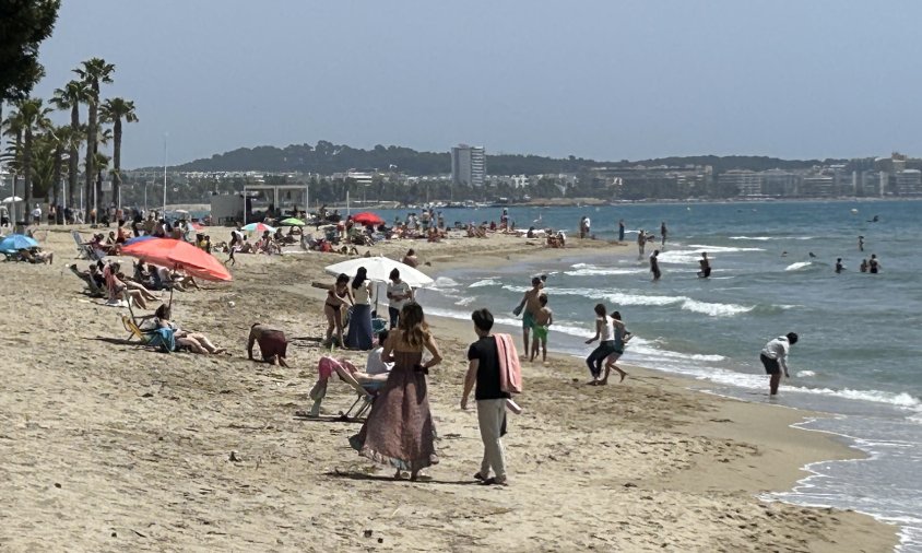 Aspecte de la platja de Vilafortuny, aquest passat cap de setmana