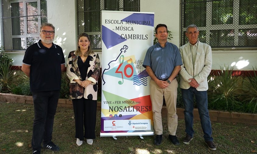 Isaac Albesa, de la Mar de Jazz; Natàlia Pleguezuelos, regidora d'Educació; Oliver Klein, alcalde; i Miguel Javaloy, director de l'EMMC