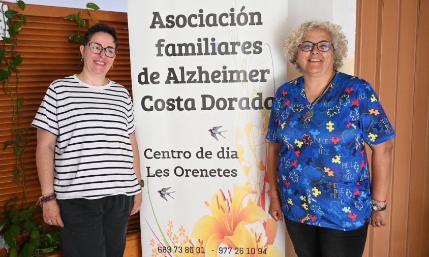 A l'esquerra, la presidenta de l'Associació d'Autisme Cambrils, Patricia Garcia i, a la dreta, la presidenta de l'Associació de Familiars d'Alzheimer Costa Daurada, Carmen Barros