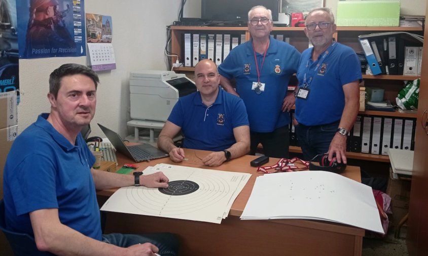 Imatge d'alguns del representants del Club de Tir Olímpic Cambrils