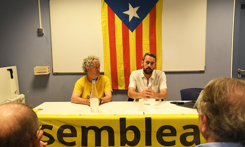 Joan Carles Massagué i Albert Martí, ahir, a la xerrada al Centre Cívic Les Basses