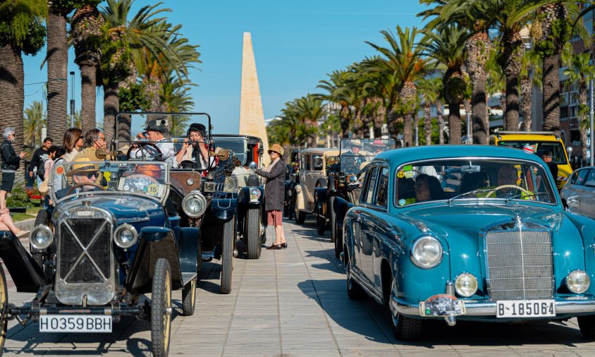 Imatge dels vehicles exposats al passeig de Jaume I