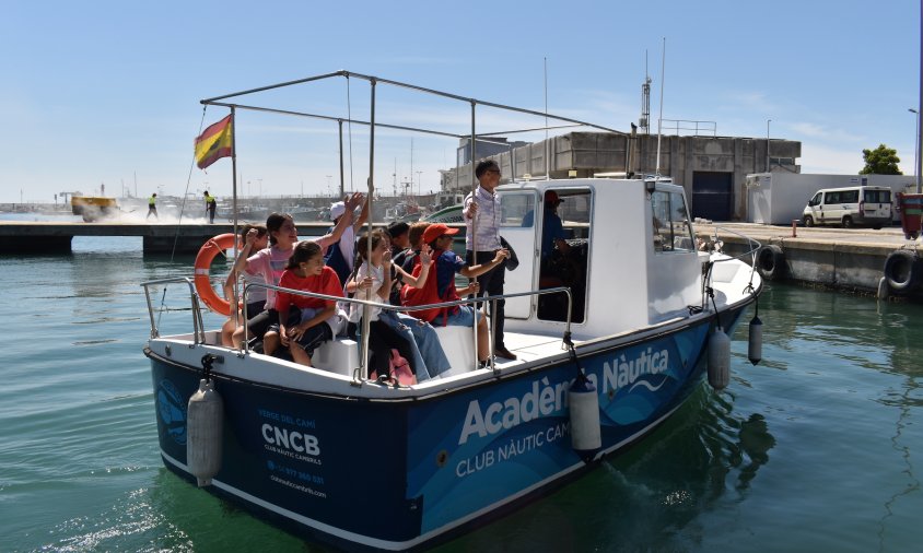 Una vuitantena d'alumnes i cinc professors del centre han participat en la visita