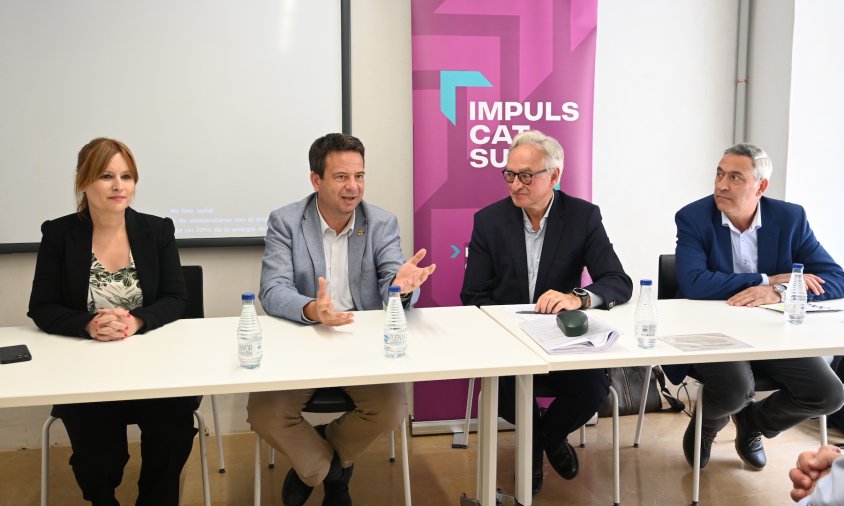 Un moment de la presentació de la jornada. D'esquerra a dreta: Patricia de Miguel, Oliver Klein, Miquel Aragonès i Jordi Ciuraneta