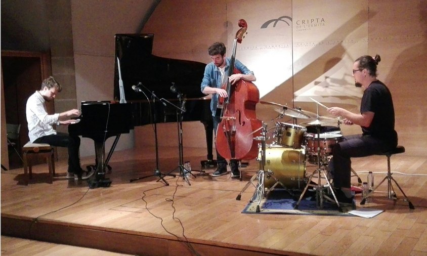 Un moment del concert de jazz del grup Triangle, el passat diumenge a la Cripta