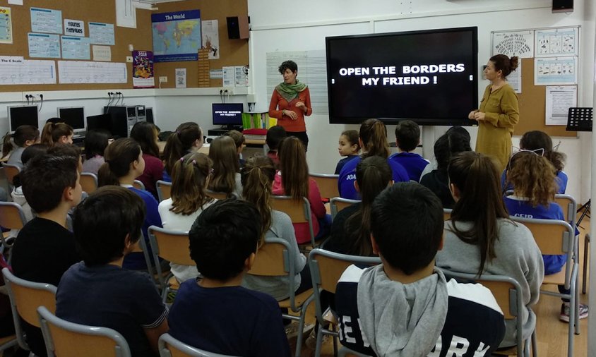 Imatge del taller que es va impartir ahir al matí a l'escola Joan Ardèvol