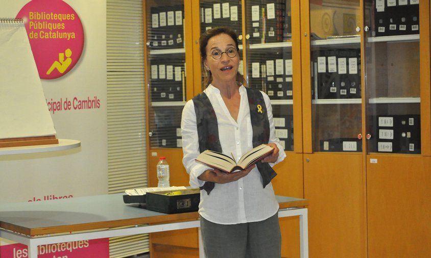 L'actriu Rosa Cadafalch va oferir un monòleg sobre la vida de Pompeu Fabra, ahir a la tarda a la Biblioteca