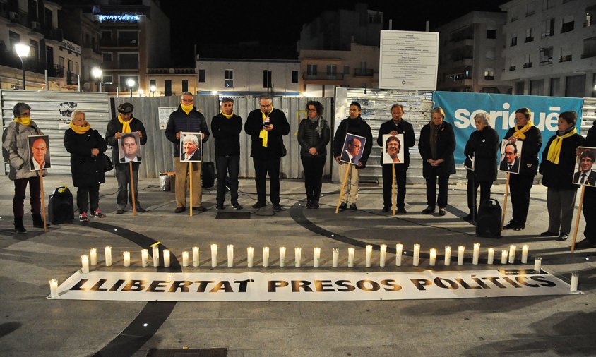 L'acte per l'alliberament dels presos polítics es va fer ahir al vespre a la plaça del Pòsit