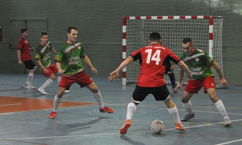 Un moment del partit entre el Laguna i el Catllar, disputat el passat dissabte a la tarda