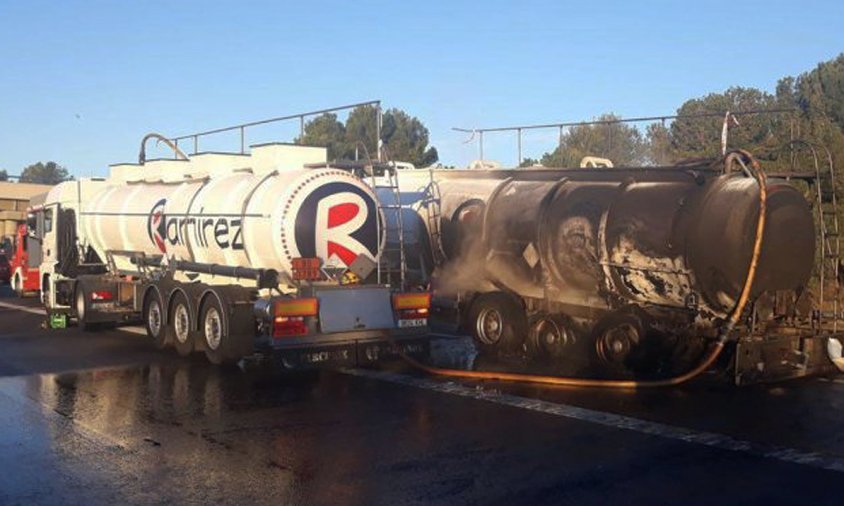 La càrrega del camió s'ha trasvassat a una altra cisterna d'un altre camió