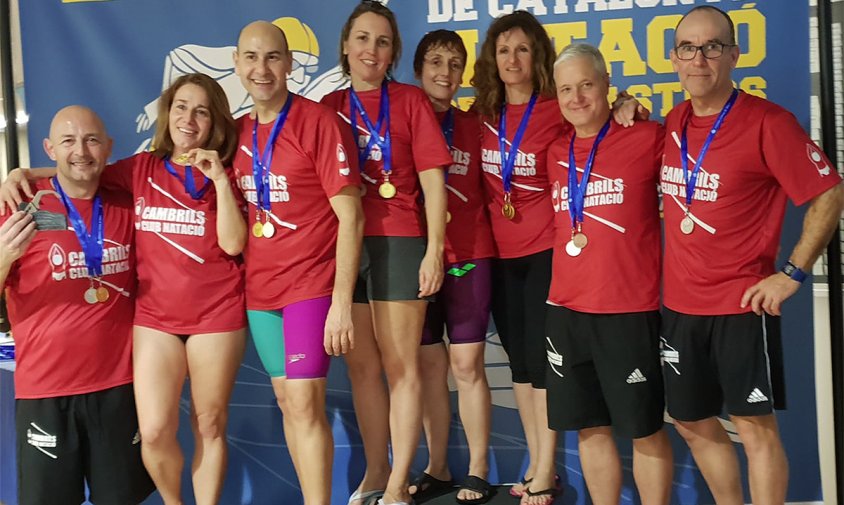 Gran part de l'equip màster del Cambrils CN que va competir el passat cap de setmana