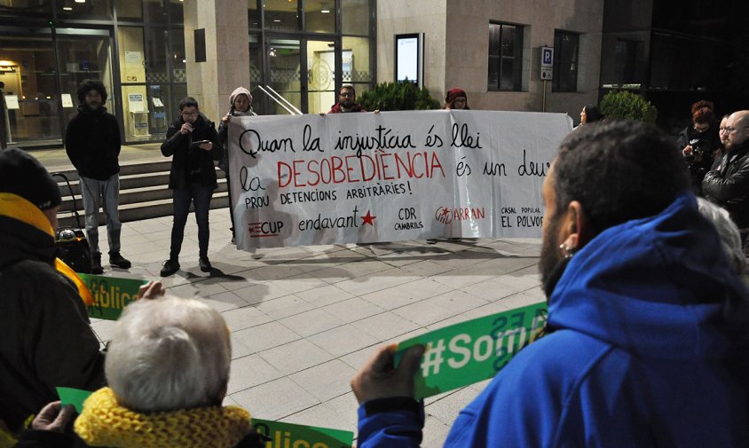 La concentració de protesta per les detencions de Girona es va fer a la plaça de l'Ajuntament