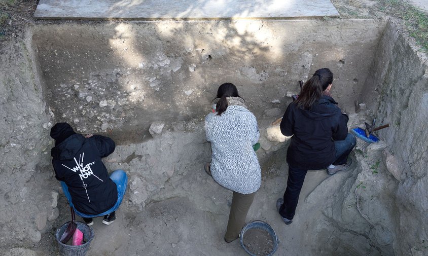 Imatge dels treballs d'excavació al jaciment del Cavet