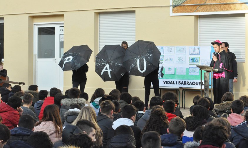 Un moment de l'acte de celebració del DENIP, ahir a la tarda a l'edifici Vedruna, amb l'alumnat de secundària