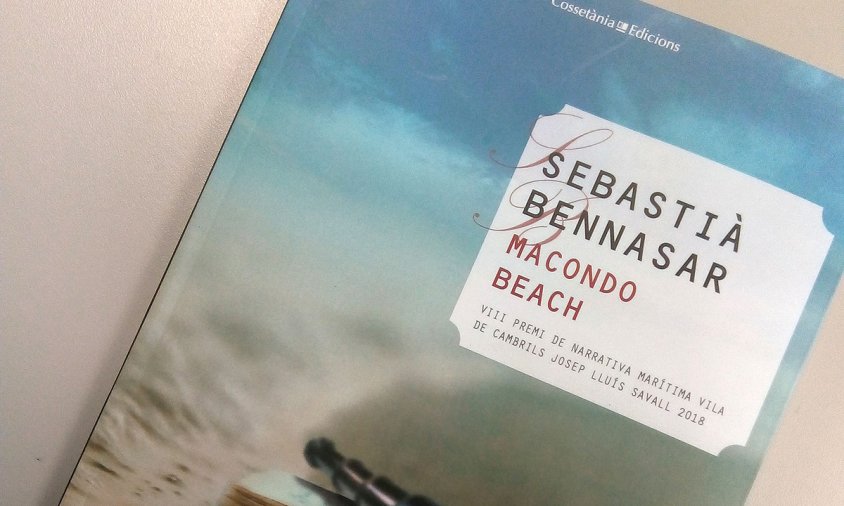 Portada del llibre "Macondo Beach" de Sebastià Bennasar