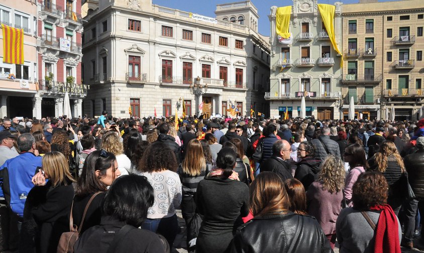 Concentració a la plaça del Mercadal de Reus, avui a quarts d'una del migdia