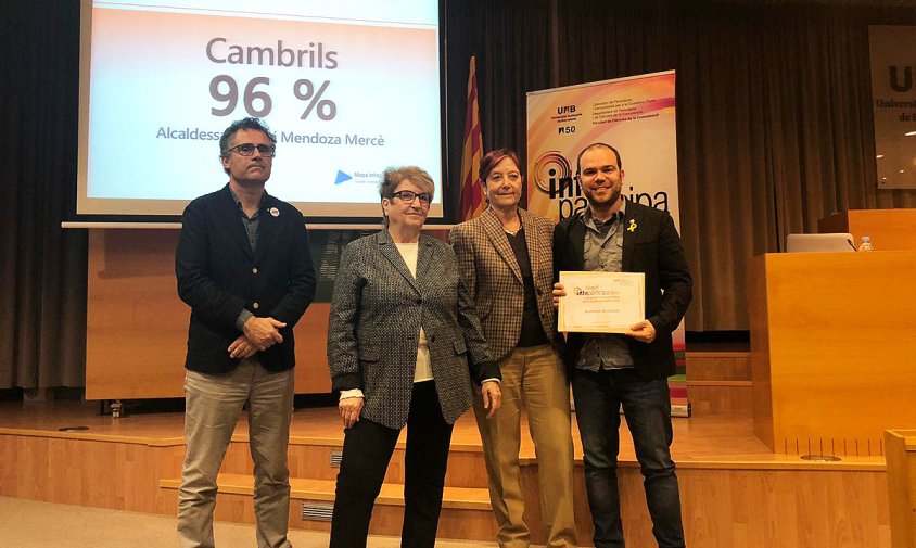 El regidor de Transparència i Noves Tecnologies de Cambrils, Eduard Pellicer va recollir el premi