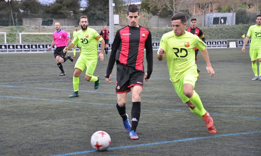 Imatge d'arxiu d'un partit disputat entre el Reus B Cambrils i el Santboià, el març de l'any passat