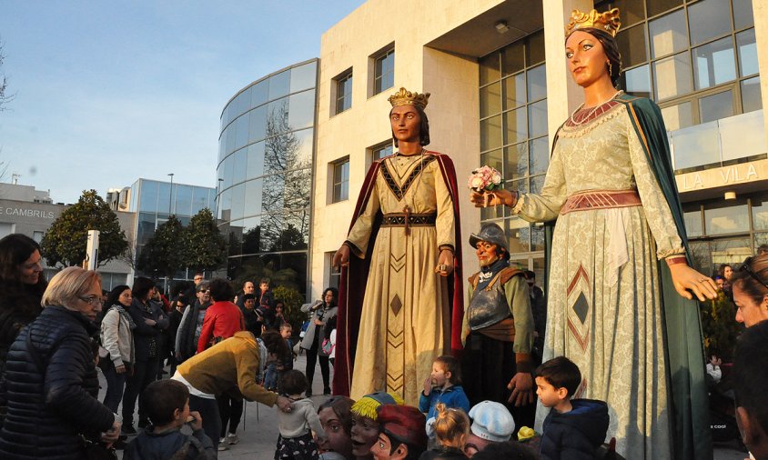 La presentació dels nous vestits dels gegants Pere i Camí es va fer el passat dissabte a la tarda