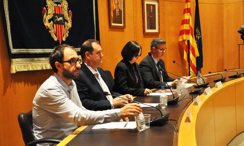 Manel Tarés, Pedro Otiña, Margarita Mauri i Lluís Abella, en la presentació del llibre sobre imatges de la vida del Cardenal, aquest passat divendres