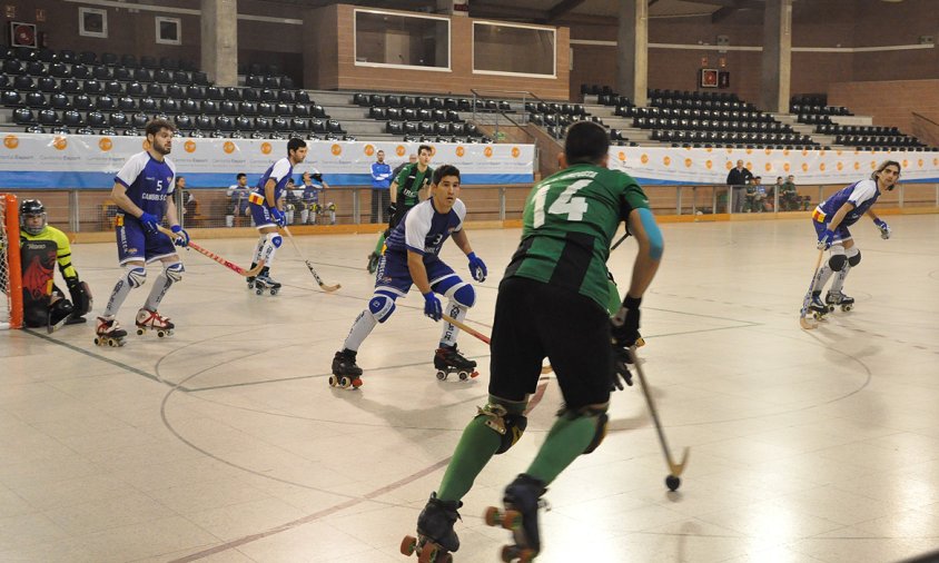 Un moment del partit entre el Cambrils CH i l'Amposta, disputat el passat dissabte al vespre