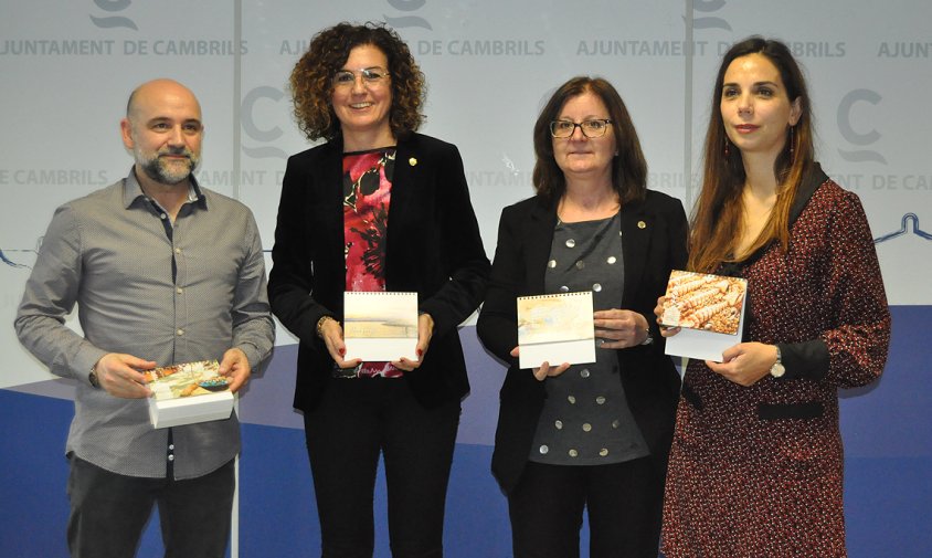 Presentació del calendari gastronòmic, ahir al matí. D'esquerra a dreta: Àngel Pérez, Mercè Dalmau, Camí Mendoza i Ana López