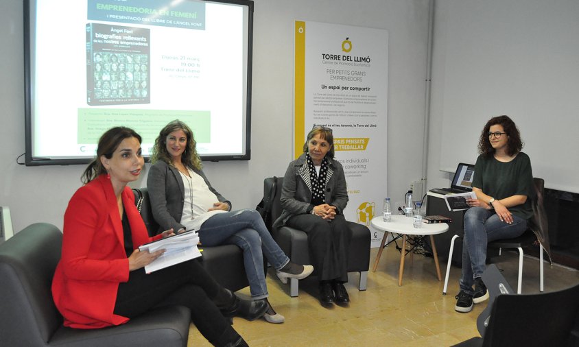 Un moment de la taula rodona que es va fer ahir, a la Torre del Llimó. D'esquerra a dreta: Ana López, Blanca, Romero, Grego Martín i Ariadna Escoda