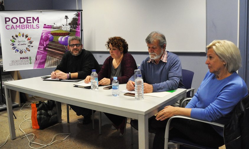 David Martínez, Laura Moreno, Santiago Méntrida i M Asunción Badia, ahir, a la presentació de Podem Cambrils