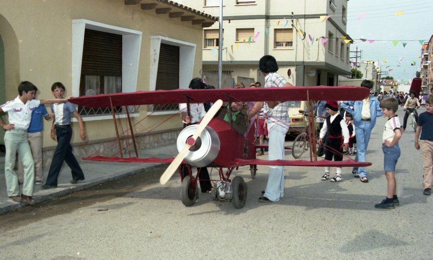 Imatge de les festes del barri de l'Eixample, a principis dels anys 80