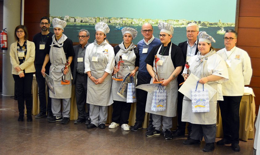 Foto de grups dels alumnes premiats al concurs gastronòmic