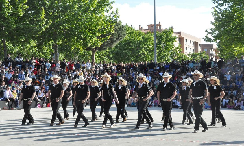 Imatge de la celebració del Dia Internacional de la Dansa de l'any passat amb l'actuació del grup de ball country No Potser No Potser